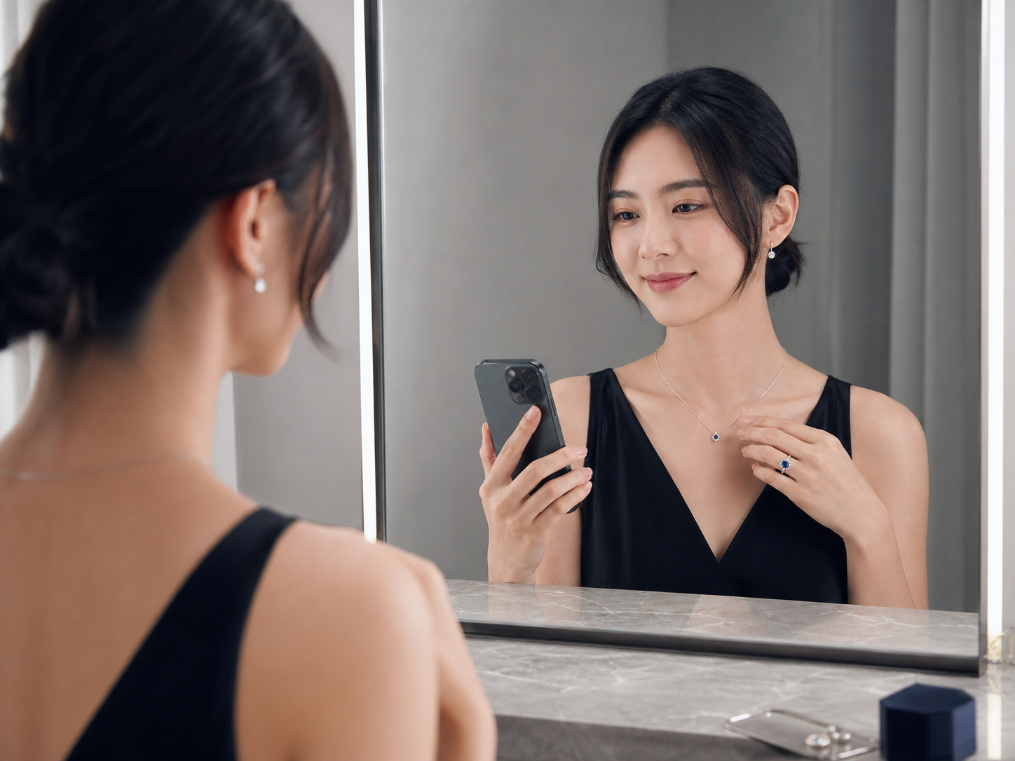 消费者完成戒指耳饰与项链 AI 试戴